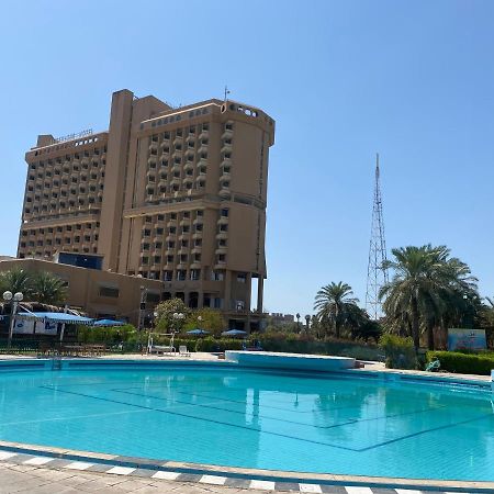 Almansour Hotel Baghdad Bagian luar foto