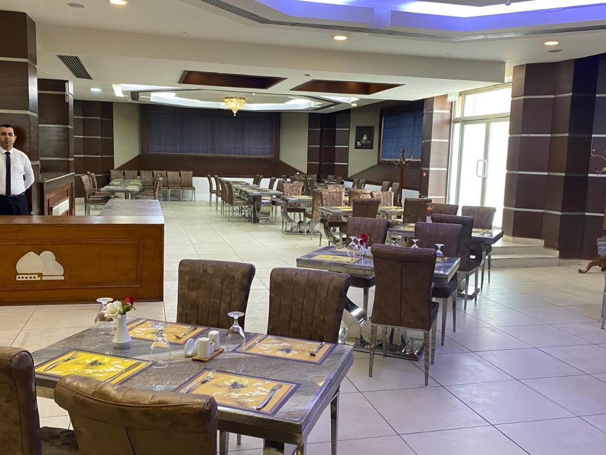 Almansour Hotel Baghdad Bagian luar foto