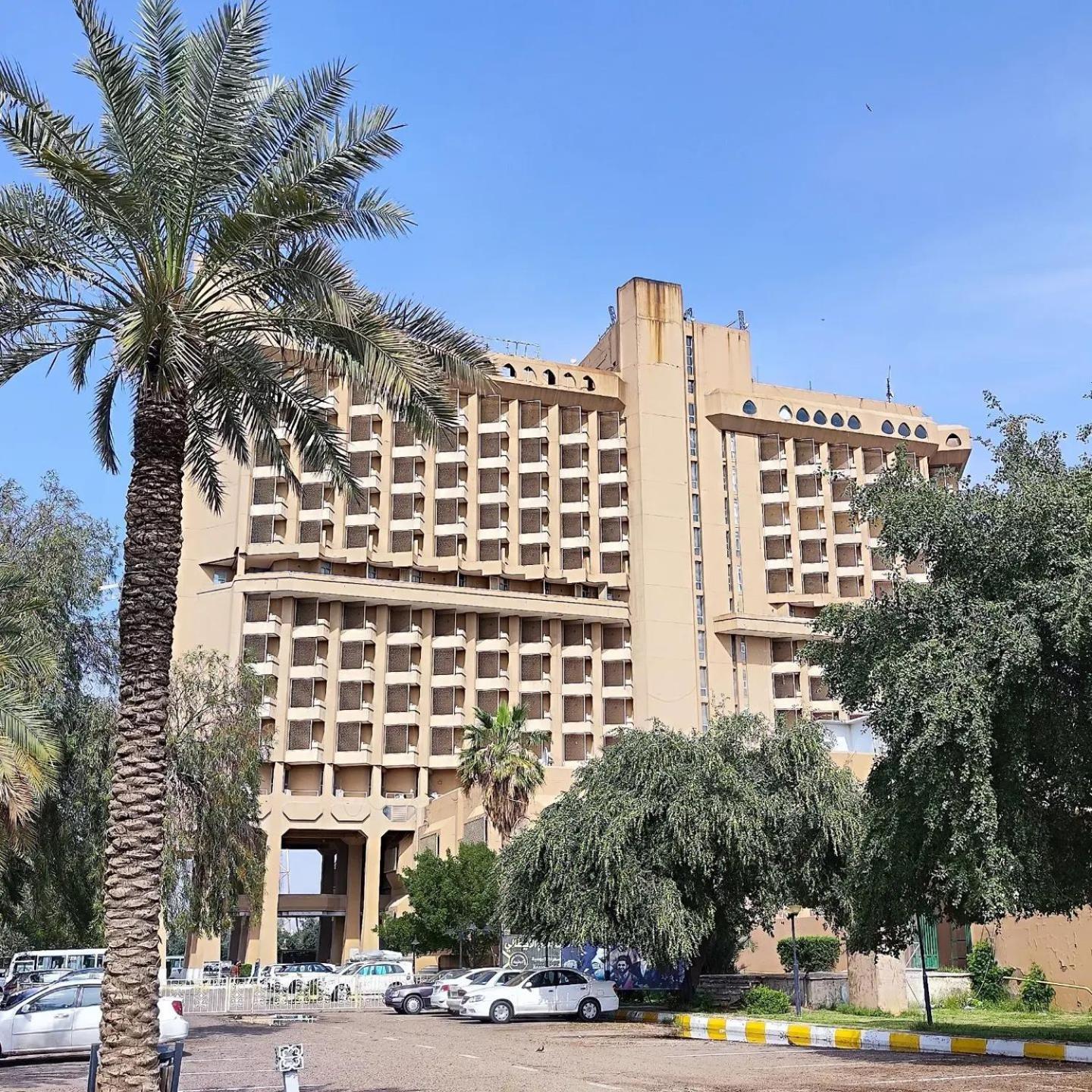 Almansour Hotel Baghdad Bagian luar foto